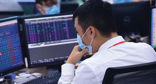 Chiến thuật khôn ngoan của các nhà đầu tư là tìm kiếm các doanh nghiệp có điểm rơi lợi nhuận trong tương lai để xuống tiền. Chiến thuật khôn ngoan của các nhà đầu tư là tìm kiếm các doanh nghiệp có điểm rơi lợi nhuận trong tương lai để xuống tiền.