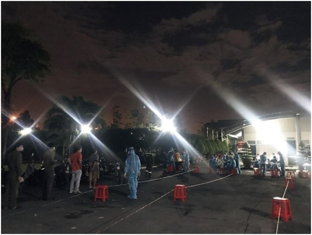 Lấy mẫu xét nghiệm tầm soát khu công nghiệp Cát Lái TP.Thủ Đức (Trung tâm Y tế TP Thủ Đức). Lấy mẫu xét nghiệm tầm soát khu công nghiệp Cát Lái TP.Thủ Đức (Trung tâm Y tế TP Thủ Đức).