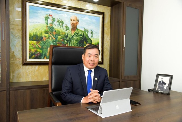 Ông Nguyễn Quang Huân, Chủ tịch HĐQT Công ty cổ phần Halcom Việt Nam, chủ đầu tư dự án Hệ thống cung cấp nước sạch Khu kinh tế Nhơn Hội – Bình Định. Ông Nguyễn Quang Huân, Chủ tịch HĐQT Công ty cổ phần Halcom Việt Nam, chủ đầu tư dự án Hệ thống cung cấp nước sạch Khu kinh tế Nhơn Hội – Bình Định.