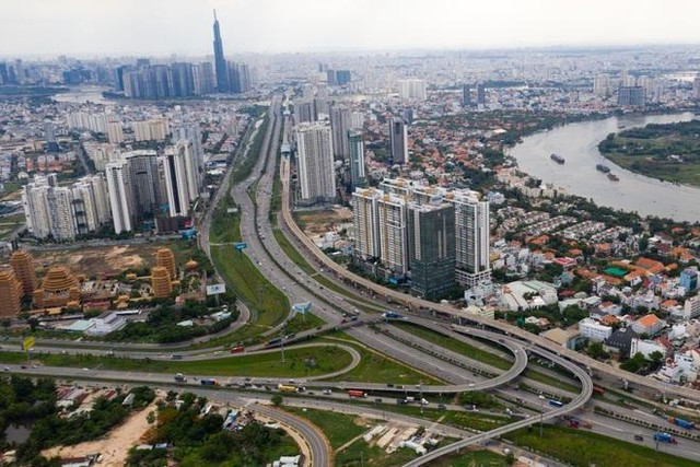 Phó Chủ tịch UBND TPHCM cho biết từ ngày 15/9 đến cuối tháng 9, về cơ bản, thành phố sẽ thực hiện giãn cách xã hội theo tinh thần Chỉ thị 16.