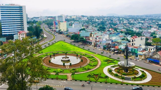 Hạ tầng Gia Lai ngày càng hoàn thiện nhờ chính sách thu hút đầu tư. Hạ tầng Gia Lai ngày càng hoàn thiện nhờ chính sách thu hút đầu tư.