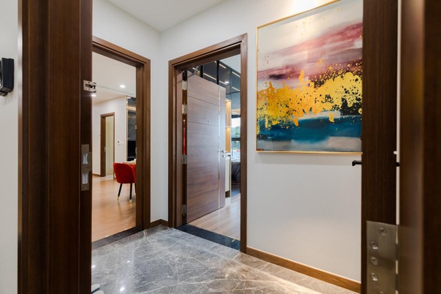 Với 2 lối vào khác nhau, chủ nhân căn hộ Dual Key The Matrix One chỉ cần xuống tiền 1 căn nhưng được sở hữu 2 căn hộ hạng A trong 1 đảm bảo sự riêng tư cho từng không gian sống. Với 2 lối vào khác nhau, chủ nhân căn hộ Dual Key The Matrix One chỉ cần xuống tiền 1 căn nhưng được sở hữu 2 căn hộ hạng A trong 1 đảm bảo sự riêng tư cho từng không gian sống.