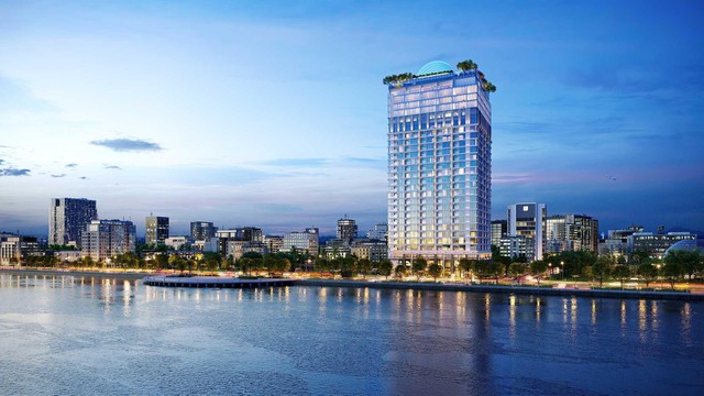 The Royal - Boutique Hotel &amp; Condo Danang nằm bên bờ sông Hàn, biểu tượng của TP Đà Nẵng.