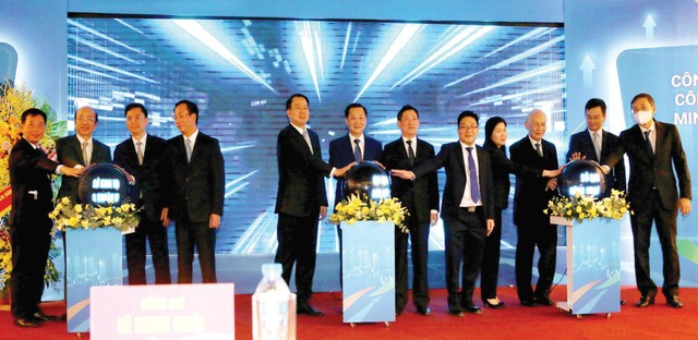 Thành lập Sở Giao dịch chứng khoán Việt Nam là một trong những bước đi nhằm cơ cấu lại tổ chức thị trường chứng khoán