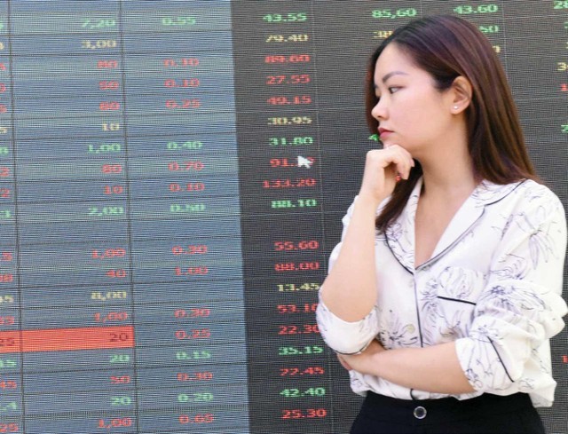 Cuối tuần qua, VN-Index giảm xuống dưới mức hỗ trợ 1.470 điểm