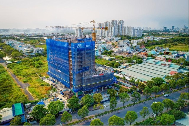 Công trình Viva Plaza đã xây đến tầng 12, dự kiến bàn giao vào năm 2023. Công trình Viva Plaza đã xây đến tầng 12, dự kiến bàn giao vào năm 2023.