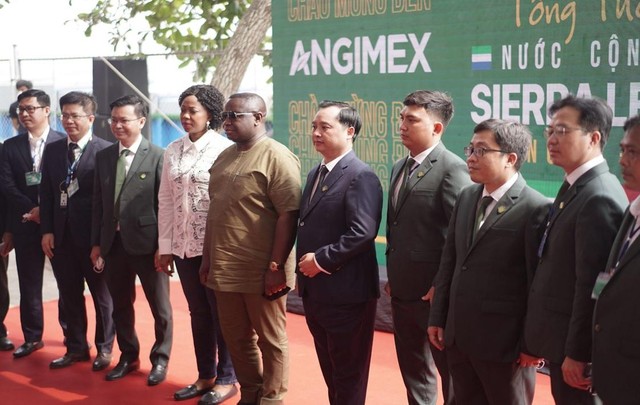 Angimex sẽ chuyển giao mô hình cánh đồng mẫu cho các doanh nghiệp Cộng hòa Sierra Leone. Angimex sẽ chuyển giao mô hình cánh đồng mẫu cho các doanh nghiệp Cộng hòa Sierra Leone.
