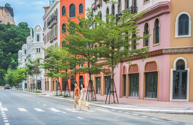 Shophouse Europe sẵn sàng bàn giao sớm trước mùa du lịch hè 2022. Shophouse Europe sẵn sàng bàn giao sớm trước mùa du lịch hè 2022.