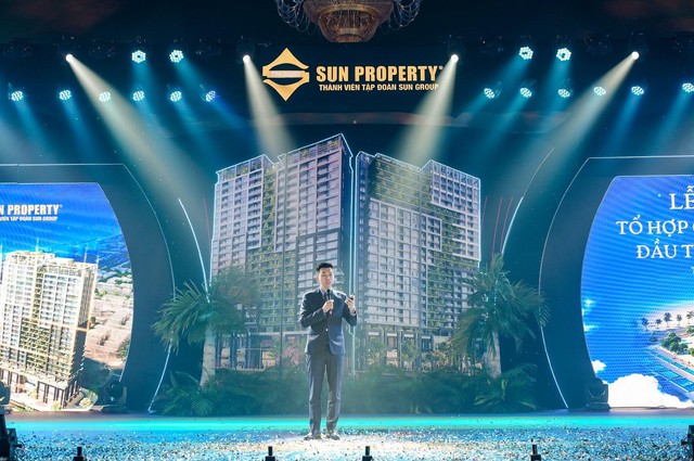 Đại diện Sun Property công bố thông tin chính thức về tổ hợp Legacy Gate tại Sầm Sơn. Đại diện Sun Property công bố thông tin chính thức về tổ hợp Legacy Gate tại Sầm Sơn.