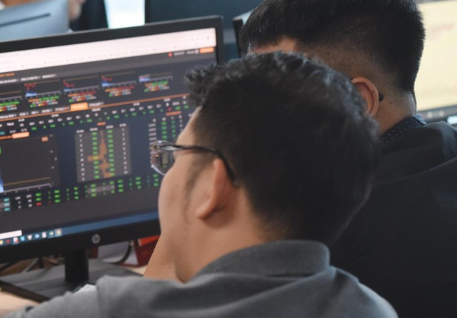 Nhìn trên yếu tố cơ bản, giá của nhiều cổ phiếu đang rẻ. Nhìn trên yếu tố cơ bản, giá của nhiều cổ phiếu đang rẻ.