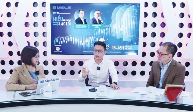 Các chuyên gia trảo đổi tại Talk show Chọn danh mục với chủ đề “Hiểu doanh nghiệp để không lạc lối” do Báo Đầu tư tổ chức tuần qua. Ảnh: Dũng Minh Các chuyên gia trảo đổi tại Talk show Chọn danh mục với chủ đề “Hiểu doanh nghiệp để không lạc lối” do Báo Đầu tư tổ chức tuần qua. Ảnh: Dũng Minh