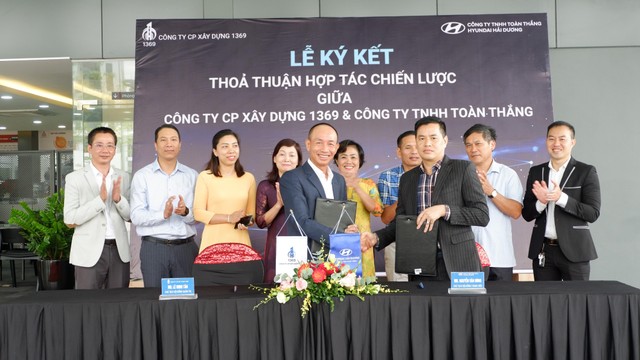 Lễ ký kết hợp tác chiến lược với Hyundai Hải Dương. Lễ ký kết hợp tác chiến lược với Hyundai Hải Dương.