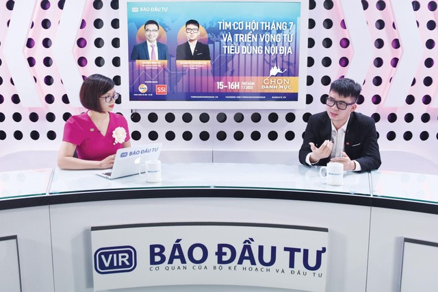 Bán lẻ là một trong những ngành được các chuyên gia đánh giá cao về triển vọng nhờ nhu cầu tiêu dùng gia tăng Bán lẻ là một trong những ngành được các chuyên gia đánh giá cao về triển vọng nhờ nhu cầu tiêu dùng gia tăng