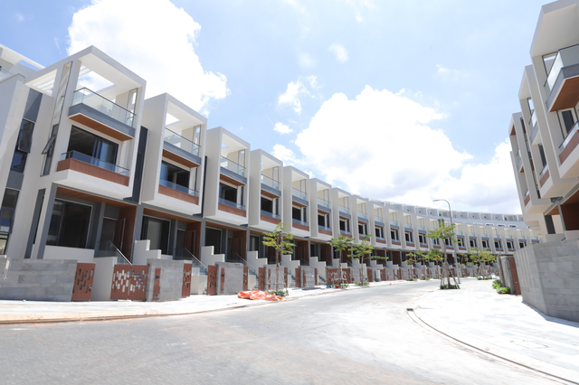 Mũi Né Summerland thu hút nhà đầu tư với pháp lý sở hữu lâu dài và hạ tầng hoàn thiện chỉnh chu. Mũi Né Summerland thu hút nhà đầu tư với pháp lý sở hữu lâu dài và hạ tầng hoàn thiện chỉnh chu.