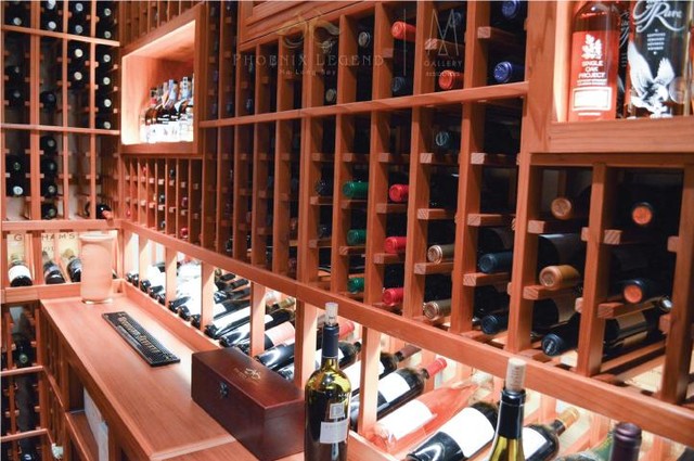 Khu lưu trữ rượu vang với không gian tiêu chuẩn sẽ đảm bảo cho những chai vang thượng hạng luôn giữ được hương vị vốn có (Ảnh: Phoenix Legend). Khu lưu trữ rượu vang với không gian tiêu chuẩn sẽ đảm bảo cho những chai vang thượng hạng luôn giữ được hương vị vốn có (Ảnh: Phoenix Legend).