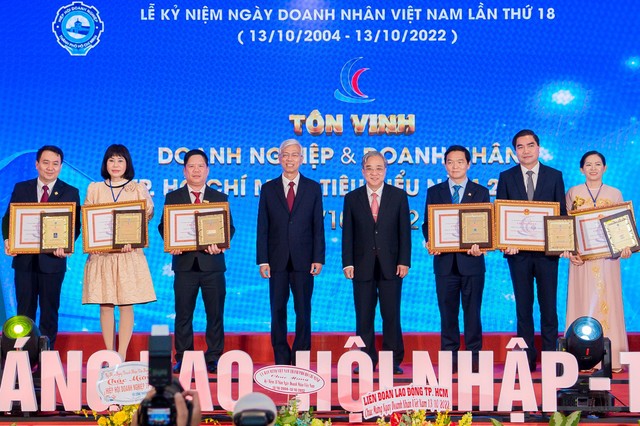 Hưng Thịnh Incons là một trong những doanh nghiệp lớn vinh dự nhận giải thưởng “Sản phẩm, Dịch vụ tiêu biểu Thành phố Hồ Chí Minh năm 2022”. Hưng Thịnh Incons là một trong những doanh nghiệp lớn vinh dự nhận giải thưởng “Sản phẩm, Dịch vụ tiêu biểu Thành phố Hồ Chí Minh năm 2022”.