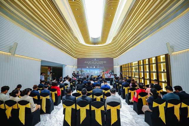 Lễ ký kết diễn ra ngay sau sự kiện khai trương Sales Gallery kiêm Lifestyle hub lớn nhất Việt Nam tại The Global City.