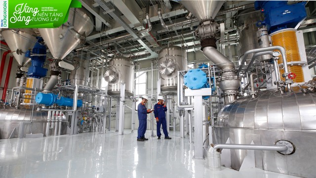 Nhà máy sản xuất polyester không no. Nhà máy sản xuất polyester không no.