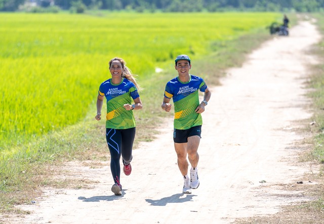 Các VĐV hào hứng với hành trình khám phá Tây Ninh thông qua BaDen Mountain Marathon 2023.