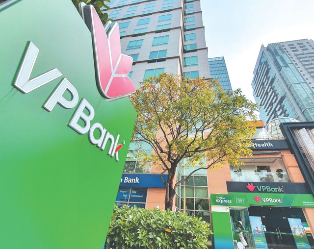 Sự tham gia của SMBC đã đưa VPBank lên vị trí ngân hàng lớn thứ hai của Việt Nam về vốn chủ sở hữu. Sự tham gia của SMBC đã đưa VPBank lên vị trí ngân hàng lớn thứ hai của Việt Nam về vốn chủ sở hữu.