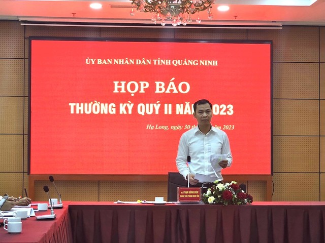 Ông Phạm Hồng Biên, Chánh Văn phòng UBND tỉnh Quảng Ninh thông tin tạo cuộc họp báo thường kỳ quý II/2023 của UBND tỉnh. Ảnh: Thanh Sơn. Ông Phạm Hồng Biên, Chánh Văn phòng UBND tỉnh Quảng Ninh thông tin tạo cuộc họp báo thường kỳ quý II/2023 của UBND tỉnh. Ảnh: Thanh Sơn.