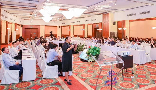 Bà Nguyễn Thị Cúc, nguyên Phó tổng cục trưởng Tổng cục Thuế, cho rằng thuế tuyệt đối nên được nâng dần mỗi năm.