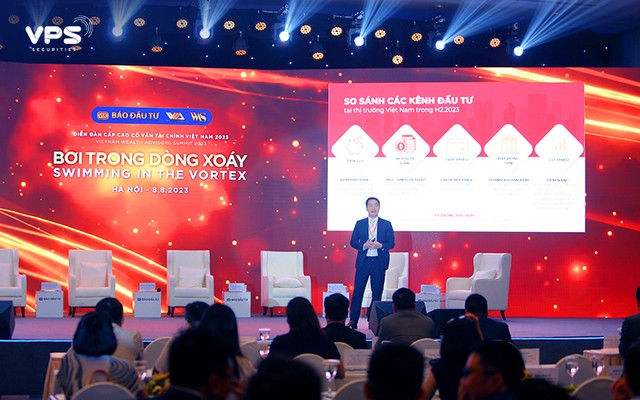 Ông Lê Đức Khánh - Giám đốc Phân tích của VPS trong vai trò diễn giả ở phiên tham luận “Truy tìm cơ hội”. Ông Lê Đức Khánh - Giám đốc Phân tích của VPS trong vai trò diễn giả ở phiên tham luận “Truy tìm cơ hội”.