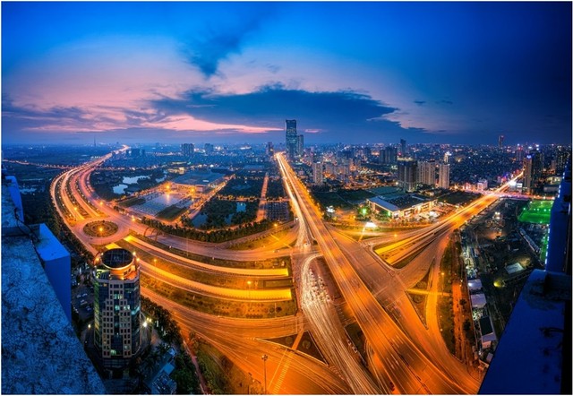 Đại lộ Thăng Long (2005 -2016) – công trình quy mô lớn có ý nghĩa đặc biệt về phát triển KT – XH, an ninh quốc phòng, chào mừng 1000 năm Thăng Long với sự góp mặt của Tổng thầu Vinaconex.