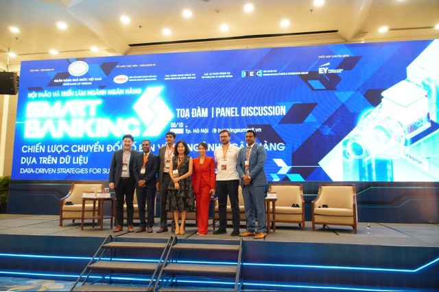 Các chuyên gia tham dự hội thảo. Các chuyên gia tham dự hội thảo.