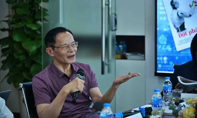 TS Lê Xuân Nghĩa. TS Lê Xuân Nghĩa.