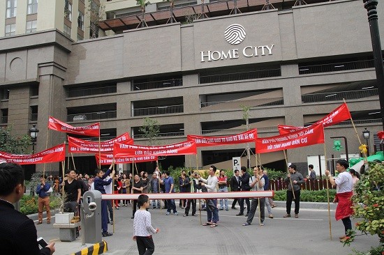 Địa ốc 7 ngày: Giá chung cư tranh chấp rớt giá thê thảm ảnh 1