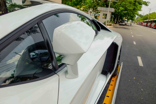 sieu-xe-lamborghini-thu-choi-cua-dai-gia-sai-gon-page-2-5