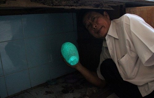 hòn đá tiền tỷ, hòn đá, nhặt được hòn đá, hòn đá muối dưa, ngọc bích, đá quý, long diêm vương, ngọc trai, đá phát sáng, đá có mùi thơm hòn đá tiền tỷ, hòn đá, nhặt được hòn đá, hòn đá muối dưa, ngọc bích, đá quý, long diêm vương, ngọc trai, đá phát sáng, đá có mùi thơm