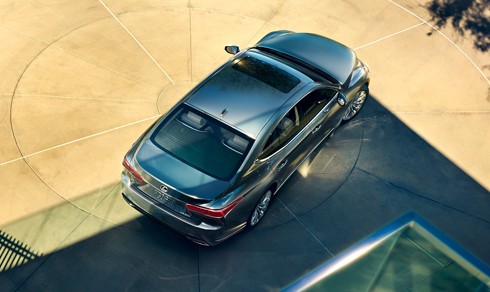 Lexus LS 500h 2018 sử dụng động cơ tăng áp kép ảnh 4 lexus-ls-500h-2018-su-dung-dong-co-tang-ap-3