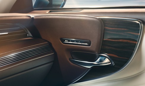Lexus LS 500h 2018 sử dụng động cơ tăng áp kép ảnh 9 lexus-ls-500h-2018-su-dung-dong-co-tang-ap-8