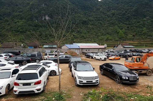 Hơn 50 siêu xe và xe sang tập kết ở Cao Bằng ảnh 1 hon-50-sieu-xe-va-xe-sang-tap-ket-o-bien-gioi-phia-bac-viet-nam-page-2