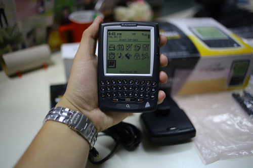 Bộ sưu tập hàng trăm mẫu BlackBerry của dân chơi Sài Gòn ảnh 1 bo-suu-tap-blackberry-hang-hiem-cua-dan-choi-sai-gon