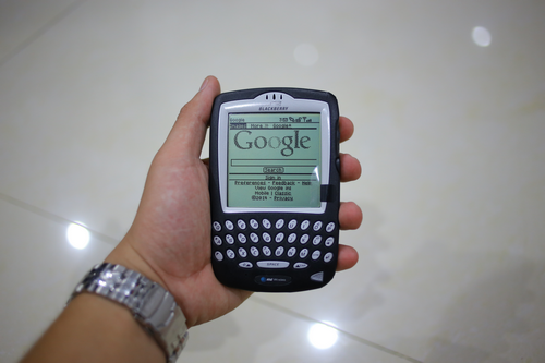 Bộ sưu tập hàng trăm mẫu BlackBerry của dân chơi Sài Gòn ảnh 2 bo-suu-tap-blackberry-hang-hiem-cua-dan-choi-sai-gon-1