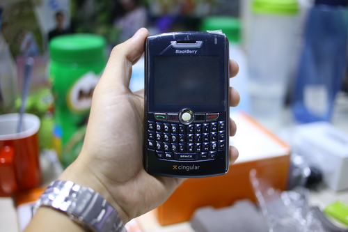 Bộ sưu tập hàng trăm mẫu BlackBerry của dân chơi Sài Gòn ảnh 9 bo-suu-tap-blackberry-la-ma-quen-cua-dan-choi-sai-gon-8