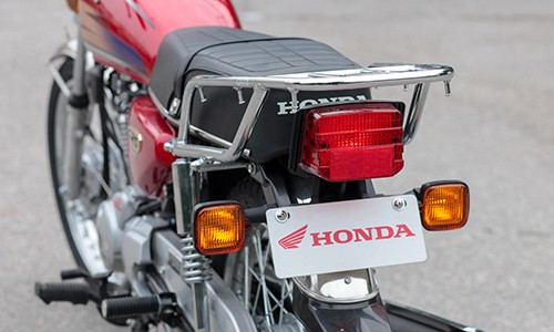 Honda CG125 - 'xe Win kiểu mới' đầu tiên về Việt Nam ảnh 10 chi-tiet-honda-cg125-dau-tien-ve-viet-nam-9