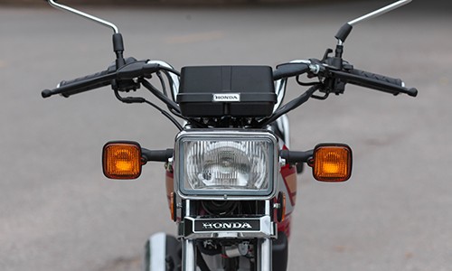 Honda CG125 - 'xe Win kiểu mới' đầu tiên về Việt Nam ảnh 5 chi-tiet-honda-cg125-dau-tien-ve-viet-nam-4