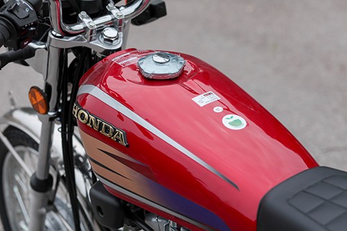Honda CG125 - 'xe Win kiểu mới' đầu tiên về Việt Nam ảnh 7 chi-tiet-honda-cg125-dau-tien-ve-viet-nam-6