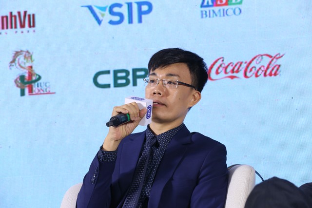 Ông Lê Trọng Hiếu trao đổi trong phiên thảo luận thứ nhất - Ảnh: Lê Toàn. Ông Lê Trọng Hiếu trao đổi trong phiên thảo luận thứ nhất - Ảnh: Lê Toàn.