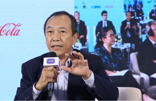 Ông Diệp Thành Kiệt, Phó chủ tịch TBS Group trao đổi tại phiên thảo luận thứ hai - Ảnh: Lê Toàn. Ông Diệp Thành Kiệt, Phó chủ tịch TBS Group trao đổi tại phiên thảo luận thứ hai - Ảnh: Lê Toàn.