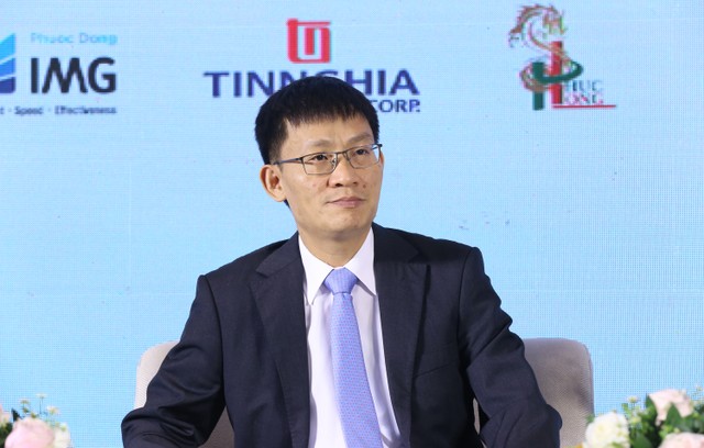 Ông Trần Quốc Trung, Phó Vụ trưởng Vụ Quản lý các khu kinh tế, Bộ Kế hoạch và Đầu tư trao đổi tại phiên thảo luận thứ nhất - Ảnh: Lê Toàn. Ông Trần Quốc Trung, Phó Vụ trưởng Vụ Quản lý các khu kinh tế, Bộ Kế hoạch và Đầu tư trao đổi tại phiên thảo luận thứ nhất - Ảnh: Lê Toàn.