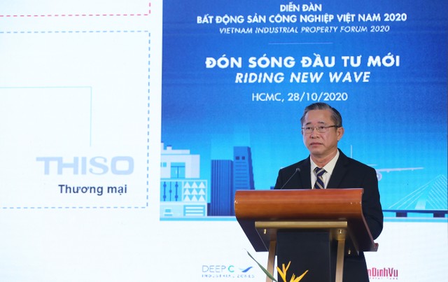 Ông Phạm Văn Tài, Tổng giám đốc Công ty Ô tô Trường Hải (Thaco Group) trình bài tham luận tại phiên thảo luận thứ hai tại Diễn đàn - Ảnh: Lê Toàn. Ông Phạm Văn Tài, Tổng giám đốc Công ty Ô tô Trường Hải (Thaco Group) trình bài tham luận tại phiên thảo luận thứ hai tại Diễn đàn - Ảnh: Lê Toàn.