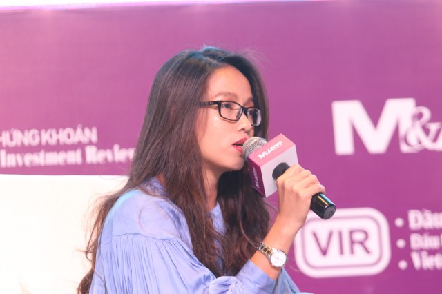 Bà Khanh Nguyễn, Giám đốc cao cấp thị trường vốn, Công ty JLL Việt Nam trảo đổi tại phiên 3. Ảnh: Lê Toàn. Bà Khanh Nguyễn, Giám đốc cao cấp thị trường vốn, Công ty JLL Việt Nam trảo đổi tại phiên 3. Ảnh: Lê Toàn.