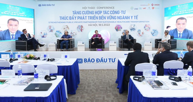 Các diễn giả tham gia trao đổi tại Phiên thảo luận thứ 2. Ảnh: Dũng Minh Các diễn giả tham gia trao đổi tại Phiên thảo luận thứ 2. Ảnh: Dũng Minh