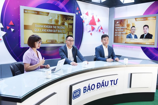 Các chuyên gia tham gia Talkshow Chọn danh mục (phần 2) kỳ 3: Thanh khoản thị trường qua lăng kính quỹ đầu tư: Ông Cao Minh Hoàng, Giám đốc đầu tư IPA AM (ngoài cùng phải) và ông Mai Cường, Phó giám đốc Khối phát triển kinh doanh PVI AM (giữa). Ảnh: Dũng Minh