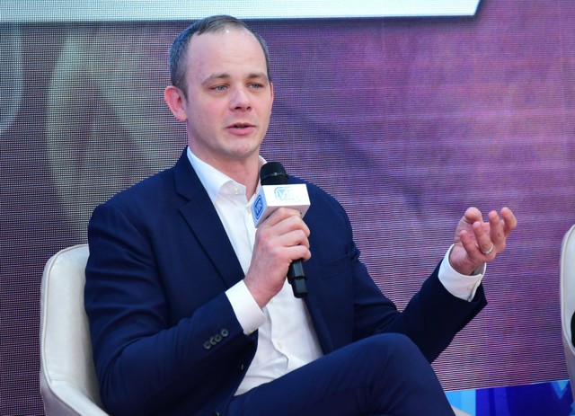 Ông David Linden, Tham tán thương mại, Trưởng đại diện Hội đồng Thương mại và Đầu tư Thuỵ Điển trao đổi tại phiên thảo luận thứ 2. Ảnh: Dũng Minh Ông David Linden, Tham tán thương mại, Trưởng đại diện Hội đồng Thương mại và Đầu tư Thuỵ Điển trao đổi tại phiên thảo luận thứ 2. Ảnh: Dũng Minh